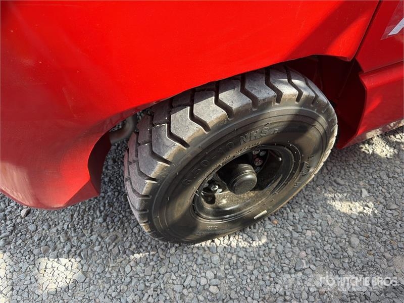  Accodr FD35W 7700 lb Pneumatic Tire Montacargas (S Autokrāvēji - citi