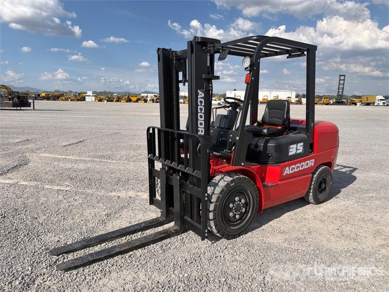  Accodr FD35W 7700 lb Pneumatic Tire Montacargas (S Autokrāvēji - citi