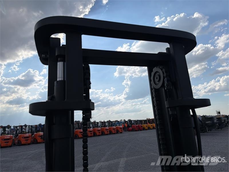  Accodr FD35W 7700 lb Pneumatic Tire Montacargas (S شاحنات ذات رافعات شوكية - أخرى