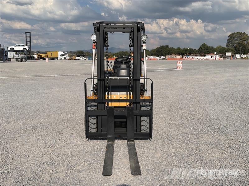 Accodr FD35W 7700 lb Pneumatic Tire Montacargas (S Targoncák-Egyéb