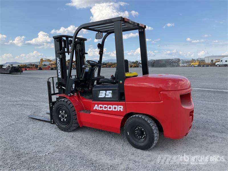  Accodr FD35W 7700 lb Pneumatic Tire Montacargas (S Autokrāvēji - citi