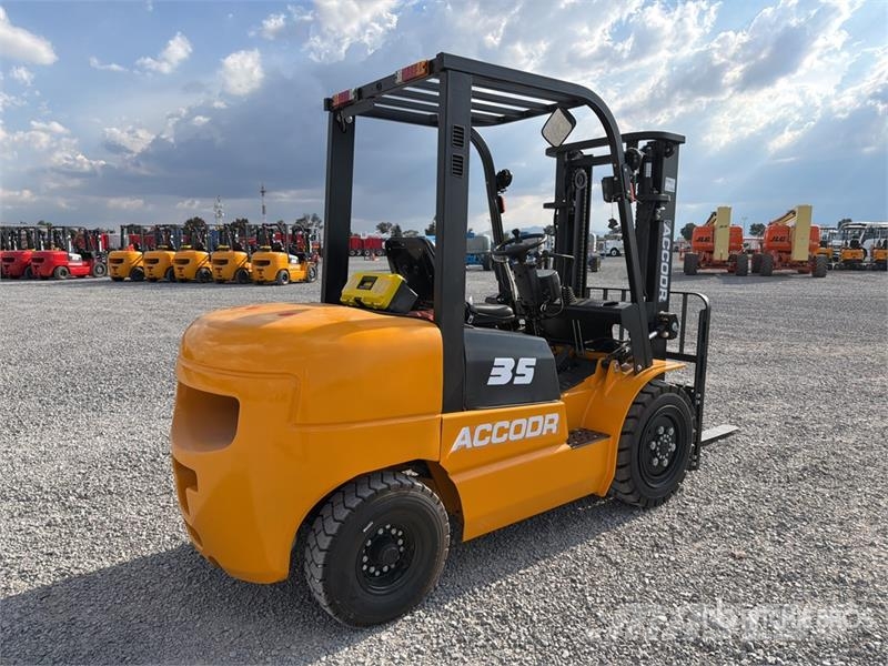 Accodr FD35W 7700 lb Pneumatic Tire Montacargas (S Targoncák-Egyéb