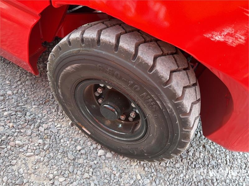  Accodr FD35W 7700 lb Pneumatic Tire Montacargas (S Autokrāvēji - citi