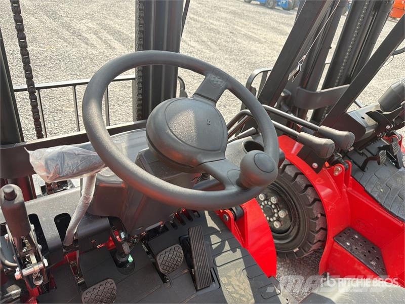  Accodr FD35W 7700 lb Pneumatic Tire Montacargas (S Autokrāvēji - citi