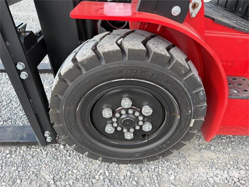  Accodr FD35W 7700 lb Pneumatic Tire Montacargas (S Autokrāvēji - citi