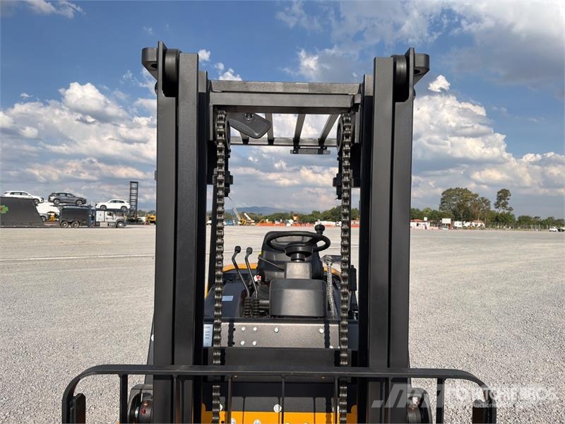 Accodr FD35W 7700 lb Pneumatic Tire Montacargas (S Targoncák-Egyéb