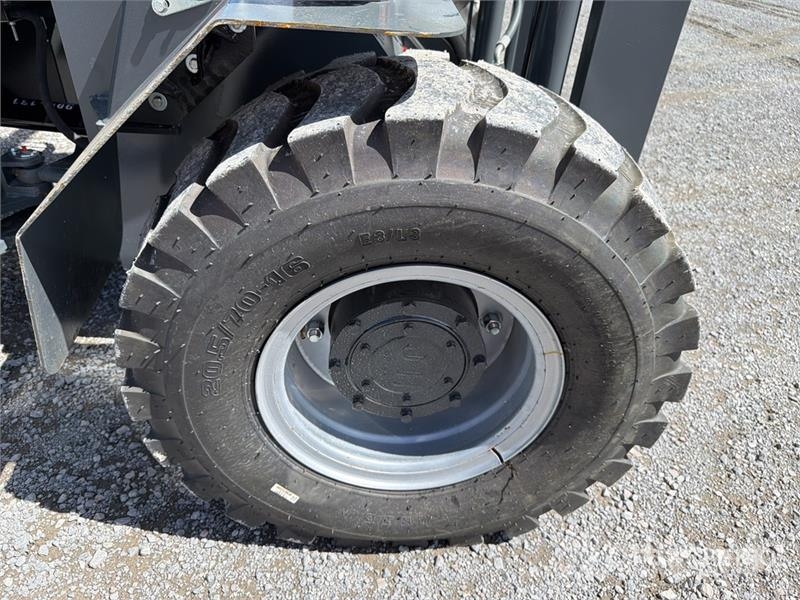 Accodr FT-38H 8300 lb 4x4 Montacargas Todo Terreno Навантажувачі підвищеної прохідності