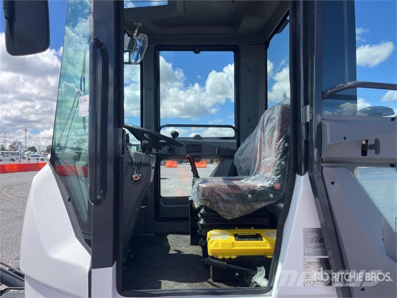 Accodr FT-38H 8300 lb 4x4 Montacargas Todo Terreno Навантажувачі підвищеної прохідності