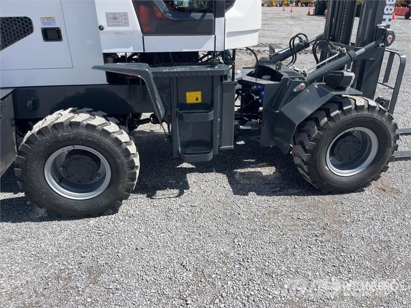Accodr FT-38H 8300 lb 4x4 Montacargas Todo Terreno Навантажувачі підвищеної прохідності