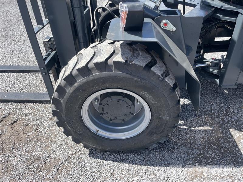 Accodr FT-38H 8300 lb 4x4 Montacargas Todo Terreno Навантажувачі підвищеної прохідності