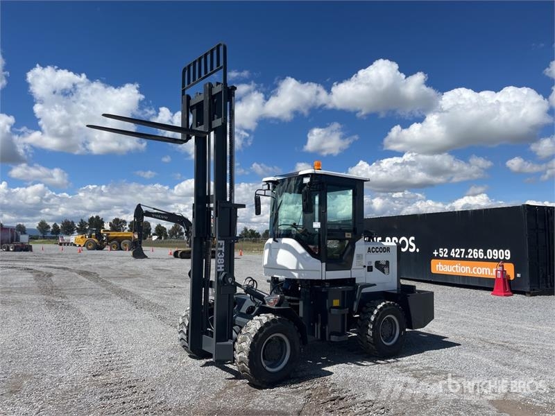 Accodr FT-38H 8300 lb 4x4 Montacargas Todo Terreno Навантажувачі підвищеної прохідності