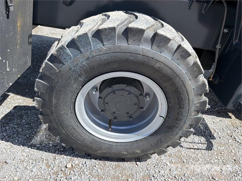 Accodr FT-38H 8300 lb 4x4 Montacargas Todo Terreno Навантажувачі підвищеної прохідності