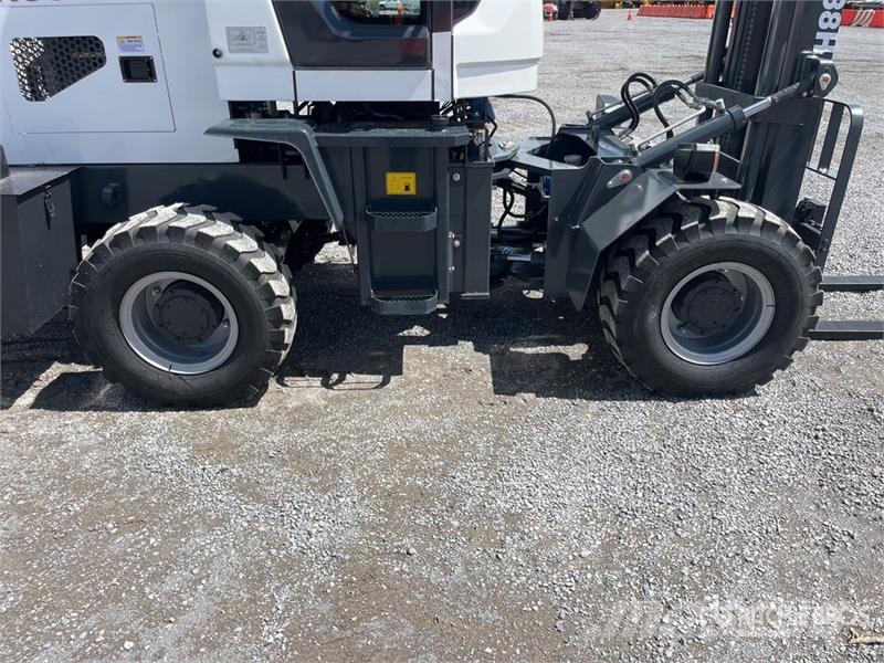 Accodr FT-38H 8300 lb 4x4 Montacargas Todo Terreno Навантажувачі підвищеної прохідності
