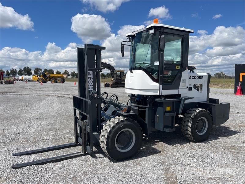 Accodr FT-38H 8300 lb 4x4 Montacargas Todo Terreno Навантажувачі підвищеної прохідності