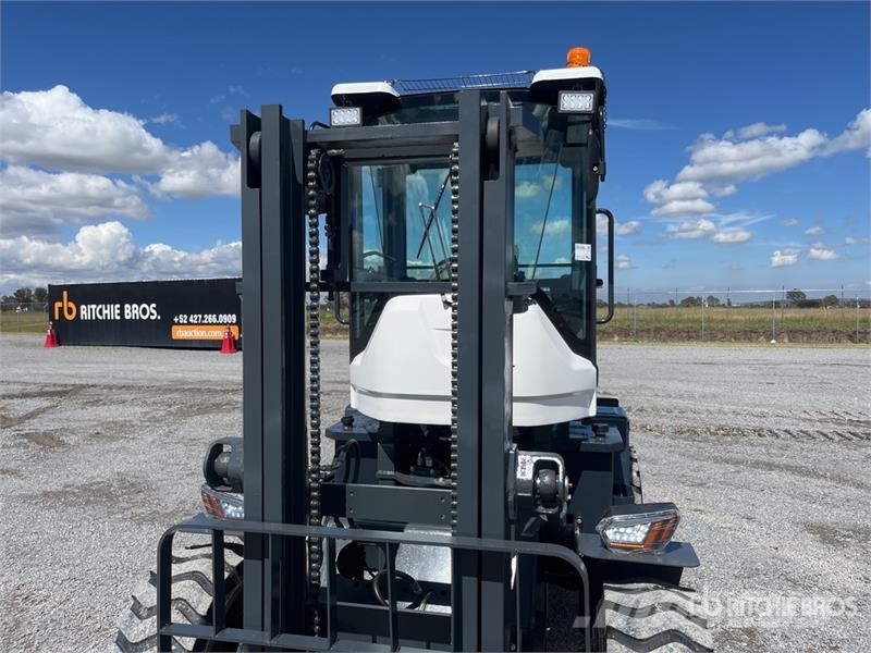 Accodr FT-38H 8300 lb 4x4 Montacargas Todo Terreno Навантажувачі підвищеної прохідності
