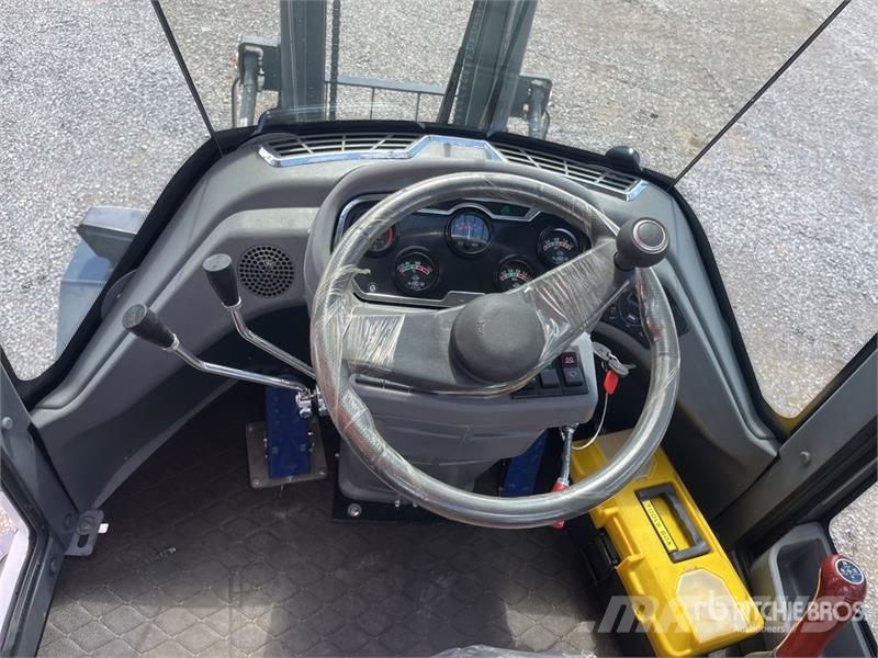 Accodr FT-38H 8300 lb 4x4 Montacargas Todo Terreno Навантажувачі підвищеної прохідності