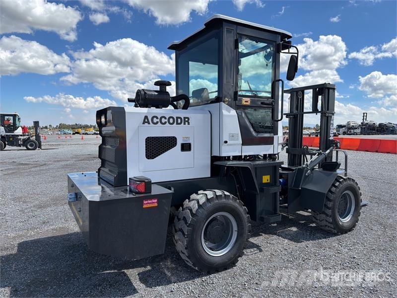 Accodr FT-38H 8300 lb 4x4 Montacargas Todo Terreno Навантажувачі підвищеної прохідності