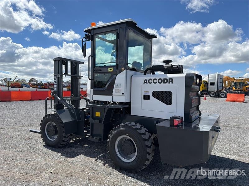 Accodr FT-38H 8300 lb 4x4 Montacargas Todo Terreno Навантажувачі підвищеної прохідності