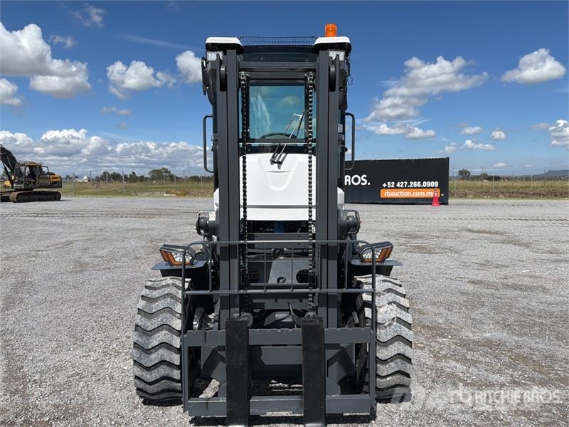 Accodr FT-38H 8300 lb 4x4 Montacargas Todo Terreno Навантажувачі підвищеної прохідності