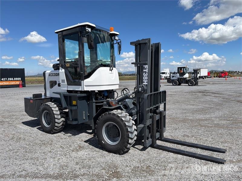Accodr FT-38H 8300 lb 4x4 Montacargas Todo Terreno Навантажувачі підвищеної прохідності