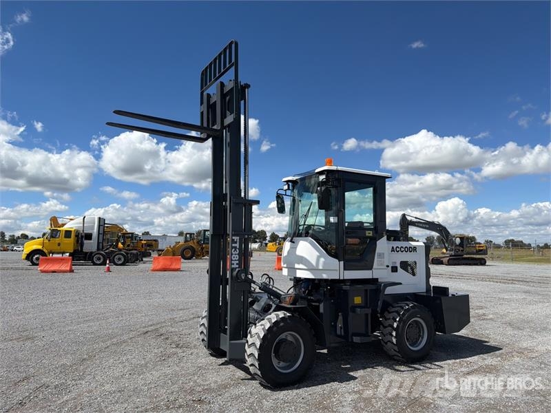 Accodr FT-38H 8300 lb 4x4 Montacargas Todo Terreno Навантажувачі підвищеної прохідності