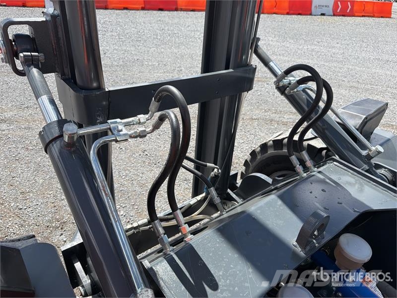 Accodr FT-38H 8300 lb 4x4 Montacargas Todo Terreno Навантажувачі підвищеної прохідності
