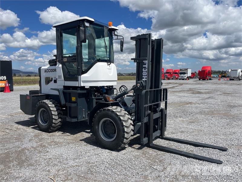 Accodr FT-38H 8300 lb 4x4 Montacargas Todo Terreno Навантажувачі підвищеної прохідності