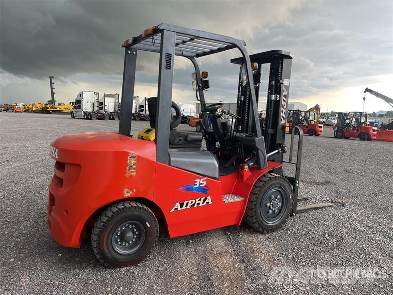 Aipha CPCD35 7700 lb Pneumatic Tire Montacargas (S Montacargas - otros