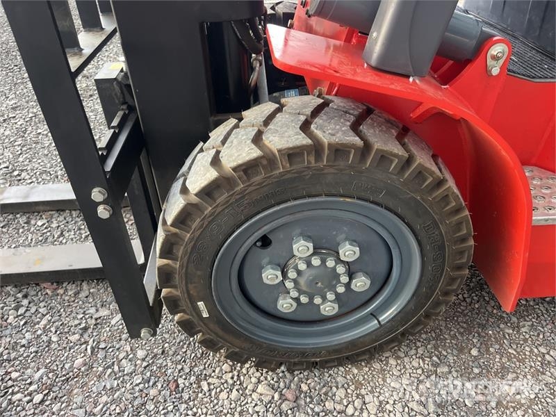 Aipha CPCD35 7700 lb Pneumatic Tire Montacargas (S Montacargas - otros