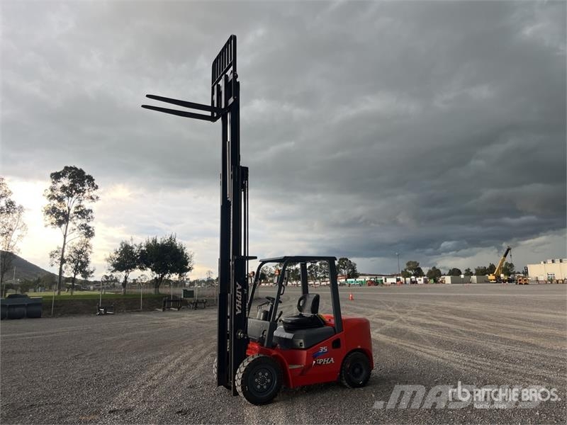 Aipha CPCD35 7700 lb Pneumatic Tire Montacargas (S Montacargas - otros