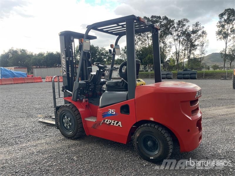 Aipha CPCD35 7700 lb Pneumatic Tire Montacargas (S Montacargas - otros