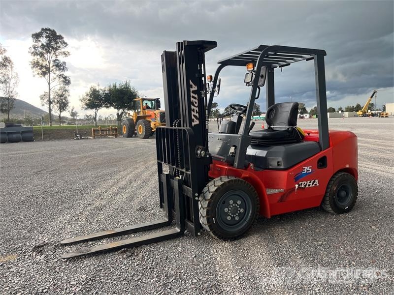 Aipha CPCD35 7700 lb Pneumatic Tire Montacargas (S Montacargas - otros
