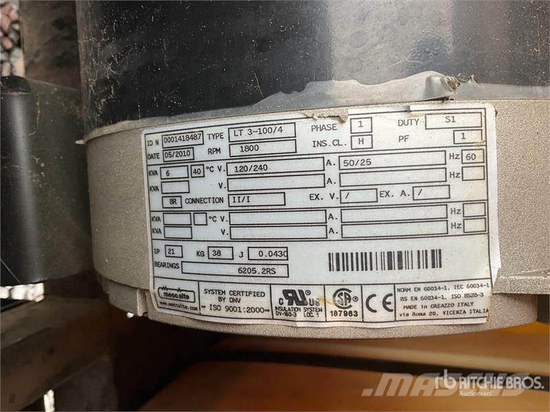 Atlas Copco QLT M10 6 kVA Torre de Iluminacion / Light Tower ( Tour d'éclairage