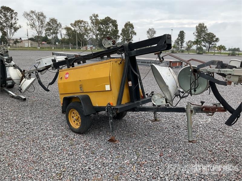 Atlas Copco QLT M10 6 kVA Torre de Luz / Light Tower (Inoperab Tour d'éclairage