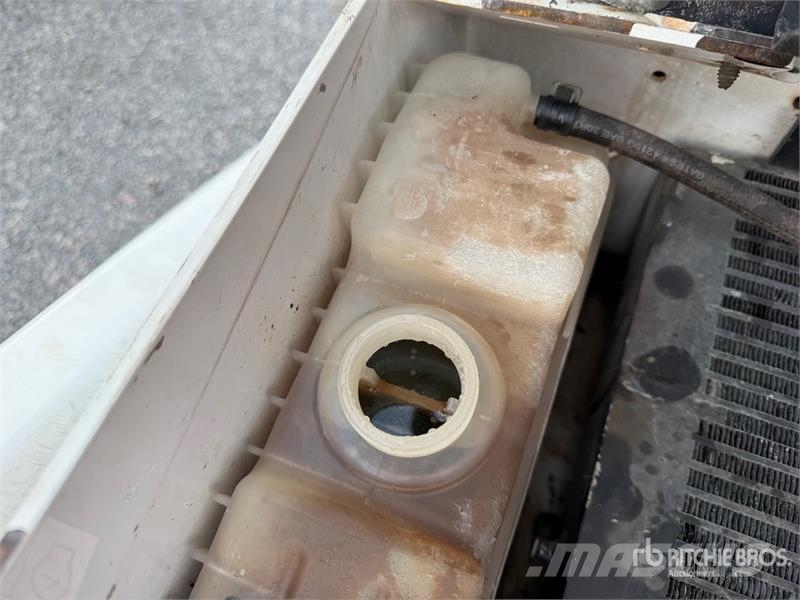 Bobcat S450 スキッドステアローダー