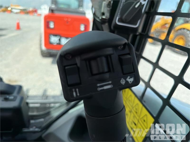 Bobcat S450 Мини-погрузчики