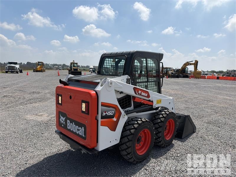 Bobcat S450 Мини-погрузчики