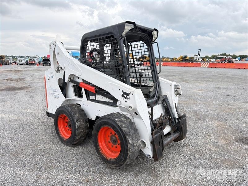 Bobcat S570 Krautuvai su šoniniu pasukimu