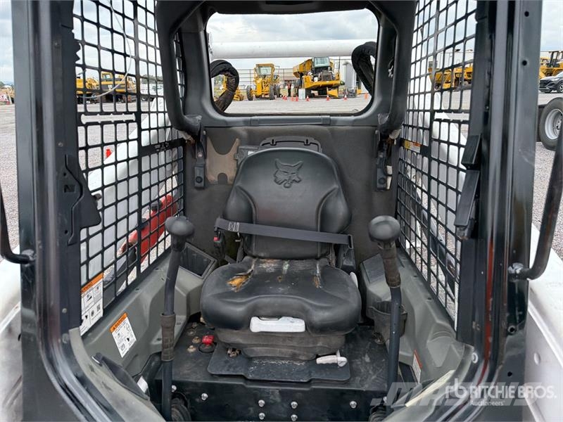 Bobcat S570 Krautuvai su šoniniu pasukimu