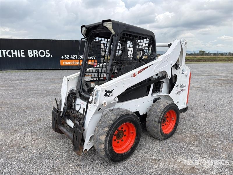 Bobcat S570 Krautuvai su šoniniu pasukimu