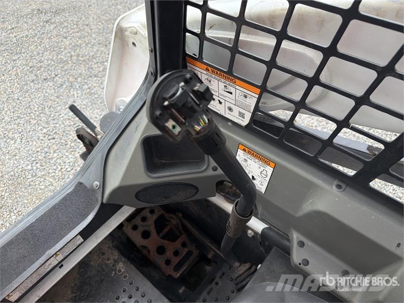 Bobcat S570 Krautuvai su šoniniu pasukimu