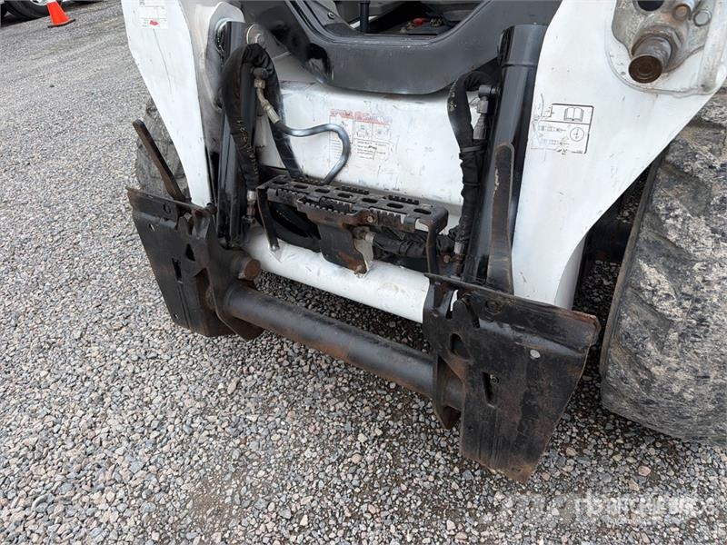 Bobcat S570 Krautuvai su šoniniu pasukimu