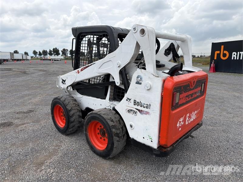 Bobcat S570 Krautuvai su šoniniu pasukimu
