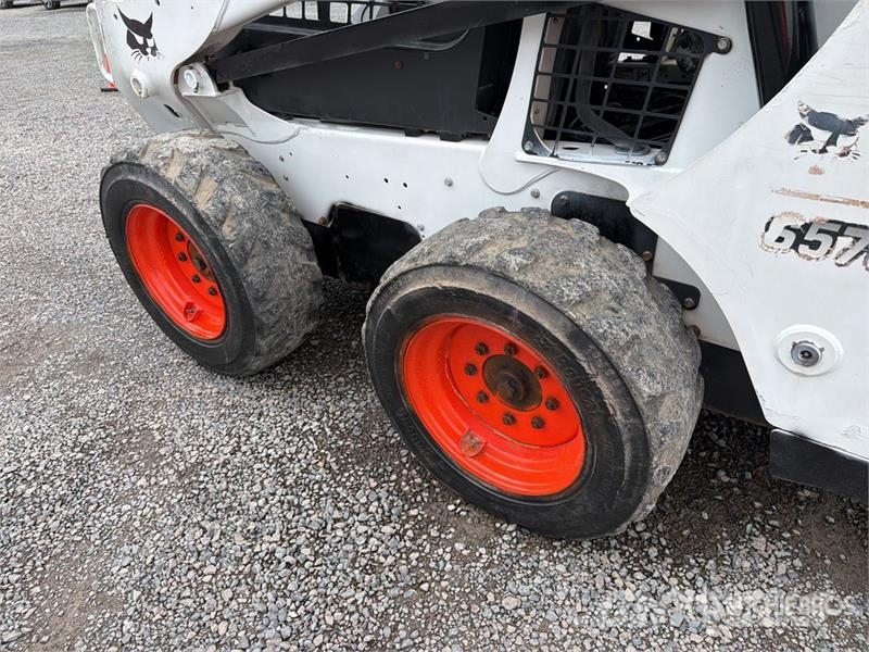 Bobcat S570 Krautuvai su šoniniu pasukimu