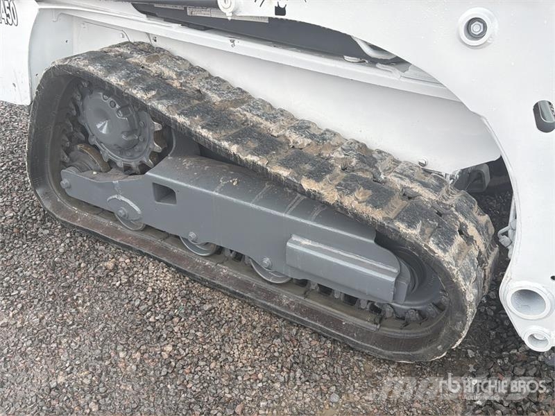 Bobcat T450 لوادر انزلاقية التوجيه