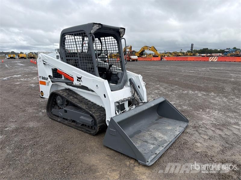 Bobcat T450 لوادر انزلاقية التوجيه