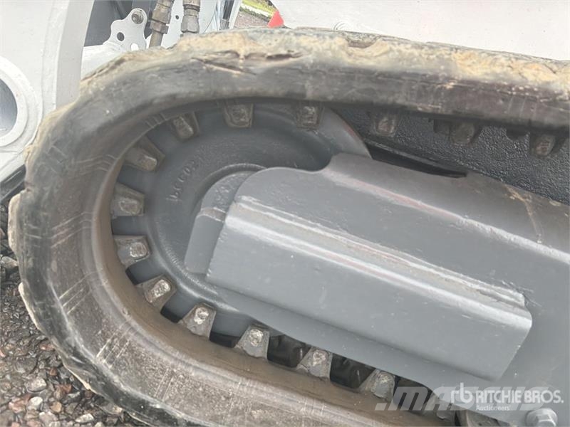 Bobcat T450 لوادر انزلاقية التوجيه