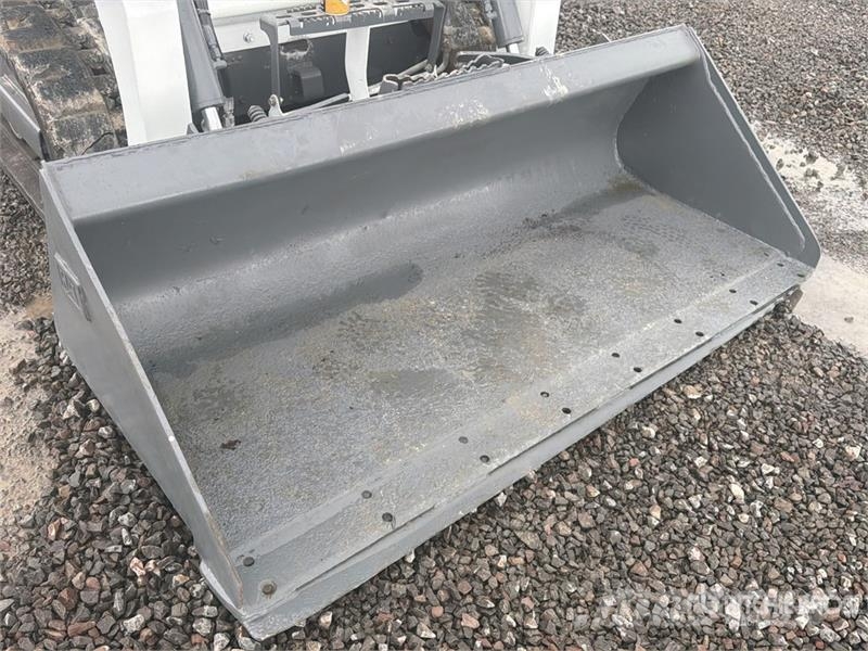 Bobcat T450 لوادر انزلاقية التوجيه