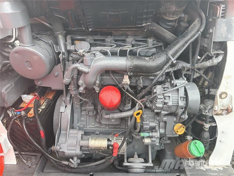 Bobcat T450 لوادر انزلاقية التوجيه