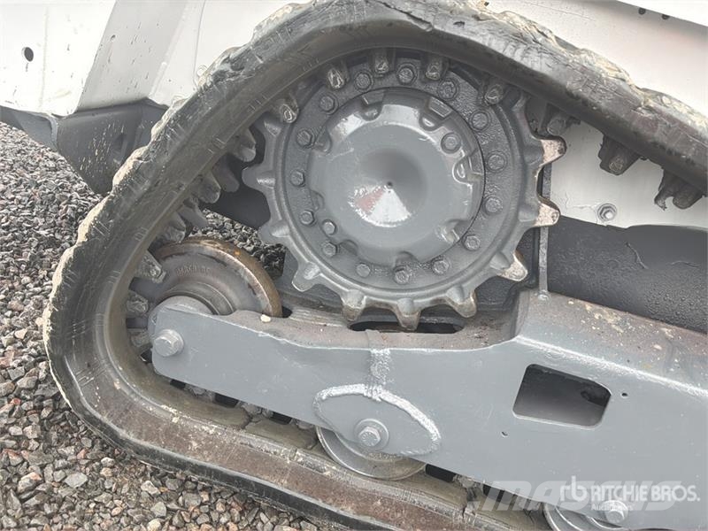 Bobcat T450 لوادر انزلاقية التوجيه